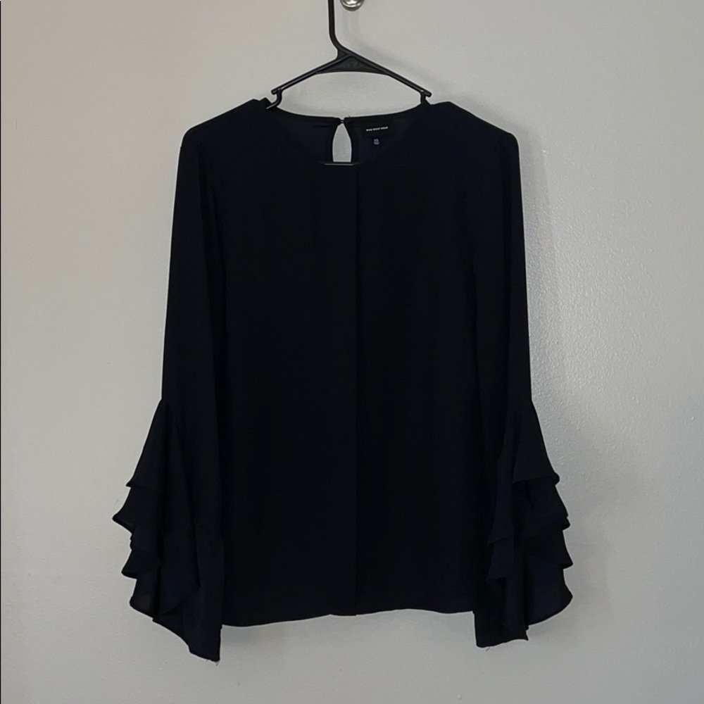 Scalloped sleeve beauty